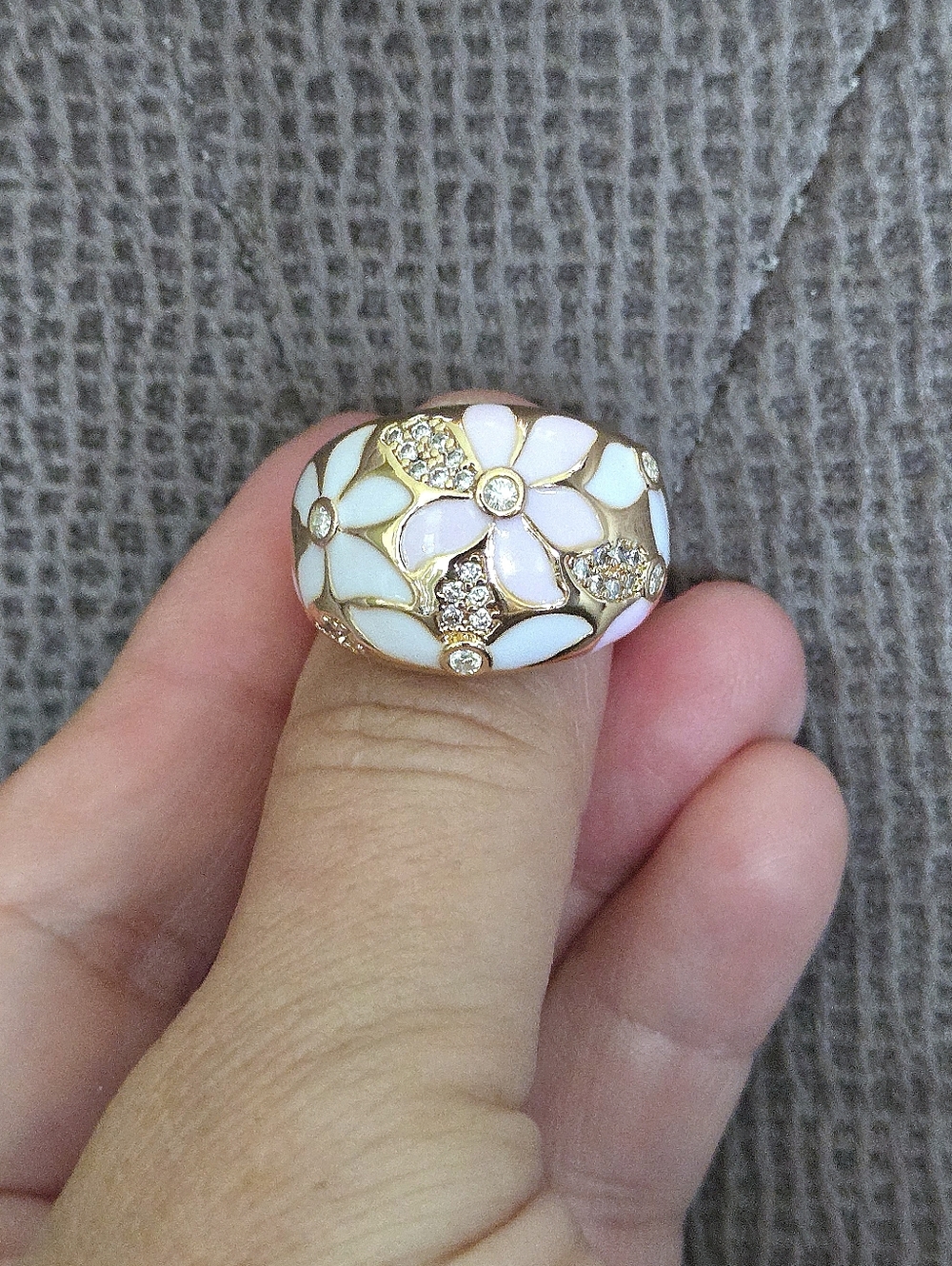 ✨️HP✨️ Piper K Floral💐 Enamel Dome Ring💍 with Cubic Zirconias💎 - NWOT - Picture 2 of 15